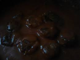 Eu le servesc impreuna cu piure de cartofi mama gatea des chiftele marinate cand eram mai mica, pentru ca mie imi place sosul de rosii la nebunie. 9 Chiftele Marinate Eu Si Sanda Marin