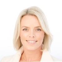 Stella Hackett's Instagram, Twitter & Facebook