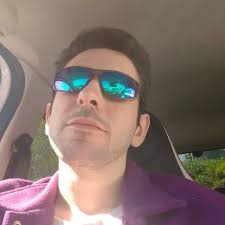 y a des majeurs qui veulent parler sur insta ? j'ai l'impression je parle  qu'à des bébé là ..😭