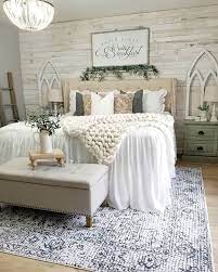 Farmhouse Homes On Instagram This Farmhouse Bedroom Looks So Comfy And Cozy Plus Look Farmhouse Bedroom Decor Home Decor Bedroom Master Bedrooms Decor