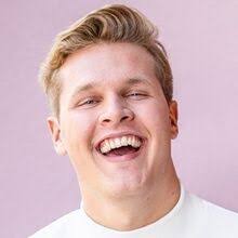 Vegard er uhøytidelig, ærlig, morsom og inspirerende. Tv 2 Innrommer Klippe Tabbe I Kompani Lauritzen Vgtv