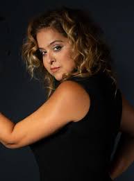 Feri baycu güler, 1976 yılında i̇stanbul'da doğmuştur. Turizmi Birakip Kendi Tiyatrosunu Kurdu Kultur Sanat Haberleri