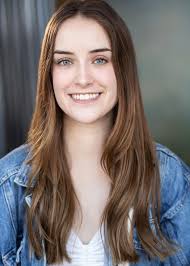 Hey, Moms, Dads, & Families of NYC! 🍁Happy Autumn to you! My names Emma  Reese, I'm a sculpture artist, nanny, and Iridologist. I'm currently  looking to connect with a great family as