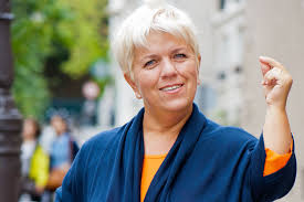 >>> souffrante, mimie mathy donne de ses nouvelles avant son opération. Quel Role Pour Mimie Mathy Dans Demain Nous Appartient