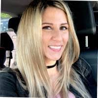 Leeann Pierce's Instagram, Twitter & Facebook