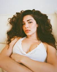 Emma Powell - Free pics, galleries & more at Babepedia