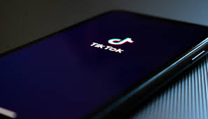 Tiktok Gibt Eltern Kontrolle Uber Screen Time Der Kinder In 2020 Mit Bildern Online Marketing Marketing Eltern