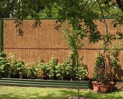 Mit dem gartenhaus aus holz zieht wohnlichkeit in ihren garten ein. Larmschutzwande Von Kokosystems