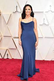 Politics and 2020 election news, subscribe to nowthis news. Julia Louis Dreyfus At The Oscars 2020 These Gorgeous Oscars Red Carpet Looks Are Ending Award Season With A Bang Popsugar Fashion Middle East Photo 74