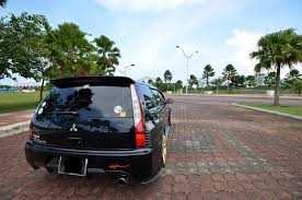 Menyediakan berbagai buku kereta api, majalah kereta api, souvenir kereta api,film kereta api dan informasi kereta api indonesia serta luar negeri. Mitsubishi Evo 9 Wagon Kereta Sport Bapa Mithali Mekanika
