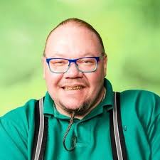 Hva mener Terry Bob Gabo (Venstre)?