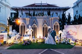 Visitors can also see historic artifacts from many different ancient kingdoms in. Museum Bank Indonesia White Pearl Decoration