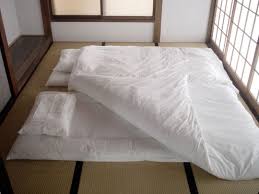Pin By Sikareee On Interiors Futon Bedroom Futon Bed Japanese Bedroom