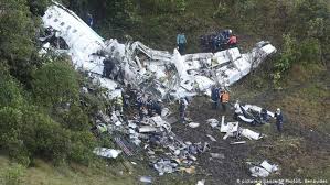 Investigators are trying to work out why the plane that crashed in colombia on 28 november, killing 71 people, ran out of fuel. Trauer Nach Flugzeugabsturz In Kolumbien Aktuell Welt Dw 29 11 2016