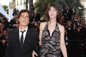 Le taux de mortalité est de 1,99%, le taux de guérison est de 0,00% et le taux de personnes encore malade est de 98,01% pour consulter le détail d'un pays, cliquez sur l'un d. Charlotte Gainsbourg Bio Age Husband Movies Net Worth Instagram 2021