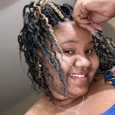 Happy Birthday to me and Donna's favorite hairstylist 🎉 my personal golden  girl @shaylinjoneshair 🎉. You showed out