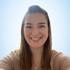 Julia Peterson's Instagram, Twitter & Facebook