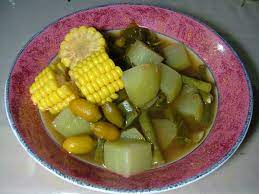 Kukusan ayam yang kaya dengan bumbu dan dominan rasa asam pedas ini begitu mengundang selera. Sayur Asem Wikipedia