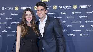 Zwei Monate Nach Dem Anschlag Bvb Star Marc Bartra Heiratet Seine Melissa