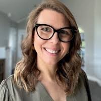 Mara Russell's Instagram, Twitter & Facebook