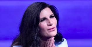 Pamela Prati torna a parlare di Mark Caltagirone al GF Vip: “È il figlio di  un boss e facevamo l'amore al telefono. Ho pensato al suicidio”