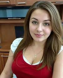 Richelle Robles's Instagram, Twitter & Facebook