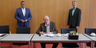 Von altersvorsorge über girokonto bis versicherung: Vr Bank In Sudniedersachsen Ubernimmt Habermann Immobilien Holzminden News Nachrichten Aus Der Kreisstadt Holzminden