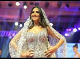 ولكن مجموع أعمارنا يساوي ١٠٠المطلوب عمر البنت ؟عمر الأم ؟عمر الأب ؟ قالت لا اعلم.ولكن امي اصغر من ابي بخمس سنوات ، فقيل وكم عمر ابيك ؟ Ù…Ù† Ù‡ÙŠ Ù…ÙŠ Ø¹Ù…Ø± ÙˆÙŠÙƒÙŠØ¨ÙŠØ¯ÙŠØ§ Ø§Ù„Ø³ÙŠØ±Ø© Ø§Ù„Ø°Ø§ØªÙŠØ© Ù…ÙˆÙ‚Ø¹ Ø§Ù„Ø§Ø³ØªÙØ§Ø¯Ø©