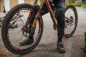 Why the santa cruz v10? The Syndicate S 29er V10 Santa Cruz Bicycles