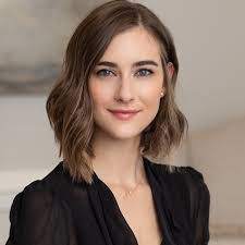 Danielle Burgess's Instagram, Twitter & Facebook