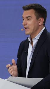 A dónde vamos a parar? 🤔 #DanielNoboa #DebatePresidencial2025