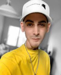 Les presento a Javier Francisco, fue...