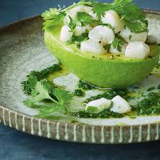 Avocats Farcis Au Ceviche De Petoncles Ricardo Recipe Seafood Appetizers Ceviche Scallop Ceviche