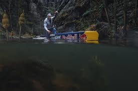 Český závodník se představí v prvním semifinále, které začíná v 2:44. Hrensko Martin Fuska Canoeing On Ancient Czech Rivers