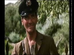 San giorgio a cremano (napoli) il 19/2/1953, data morte il 4/6/1994 nasce in una famiglia particolarmente numerosa e mentre studia per ottenere il diploma da geometra scrive già poesie dialettali ispirato dalla passione per pasolini. Massimo Troisi Il Postino Youtube