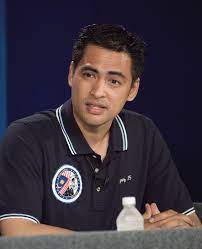 Uzayda 11 gün geçiren ve müslüman olan malezyalı astronot dr. Sheikh Muszaphar Shukor Malaysian Orthopedic Surgeon Britannica