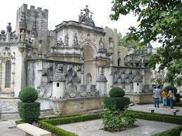 Расположен на левом берегу мондегу, на площади santa clara. Portugal Dos Pequenitos Wikipedia La Enciclopedia Libre