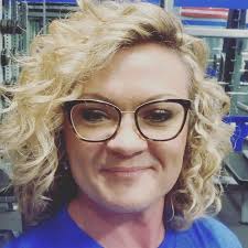 Hayden McGee squatting 605#. That's big weight, I don't care who you are.  Anybody with critiques...we've got a rack with your name