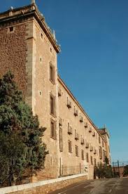 88,184, of which some 50,000 live in the urban center. Real Monasterio De Santa Maria Del Puig Bewertungen Und Fotos Tripadvisor