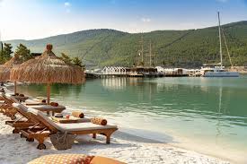 Diamond of bodrum har også er et spacenter, en sauna og en indendørs pool og ligger 10 minutters kørsel fra mausoleet i halikarnassos. Lujo Hotel Bodrum