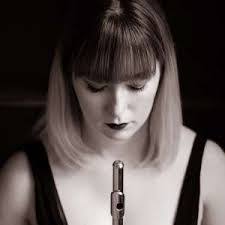 Lisa Stoneham's Instagram, Twitter & Facebook