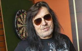 Изучайте релизы aleš brichta на discogs. Rocker Ales Brichta Oslavil Sedesatiny A Prozradil Manzelka Je Moje Pecovatelka Ahaprozeny Cz