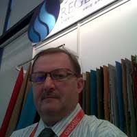 300+ “Robert” profil