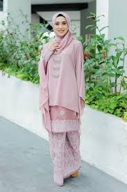 Be it for work or casual, it fits all. Kurung Permaisuri Rose Gold Habibi