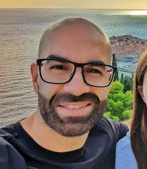 TWO QUICK THINGS: 1. Been having amazing results with FB Messenger ads.  Here's a super short case study:  https://frankkernprivate.clickfunnels.com/optin11915490 2. Here's a quick  convo with someone who responded to my messenger ad.