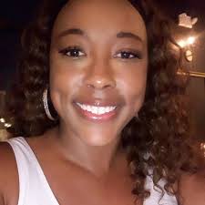 If you don't know what Denise did to Theo If you don't know what a Gordon  Gartrell is If you don't know how he had it tucked We can't talk! 🤦🏾‍♀️ 😢