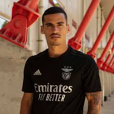 It also contains a table with average age, cumulative market value and average market value. Benfica Jerseys Kits 2020 21 Sl Benfica