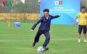 Trương hòa bình (thường trực) phạm bình minh vũ đức đam lê minh khái lê văn thành; Pho Thá»§ TÆ°á»›ng VÅ© Ä'á»©c Ä'am Trá»• Tai Ä'a Bong Tren San Táº­p Tin Má»›i Bong Ä'a