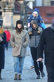 Edie was born on may 25th 2015 in canonbury, islington, london to the parents, keira and james. Keira Knightley On Twitter Keiraknightley James Righton And Their Daughter Edie Were Seen Taking A Walk Through Prague On January 15 2017 Https T Co Up7ddj2naz Https T Co Czcs88xgni