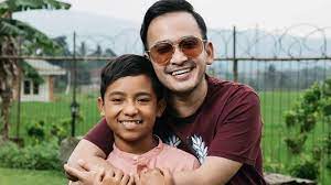 Maybe you would like to learn more about one of these? Ruben Onsu Simpan Nomor Betrand Peto Dengan Nama Khusus Tribunnews Com Mobile